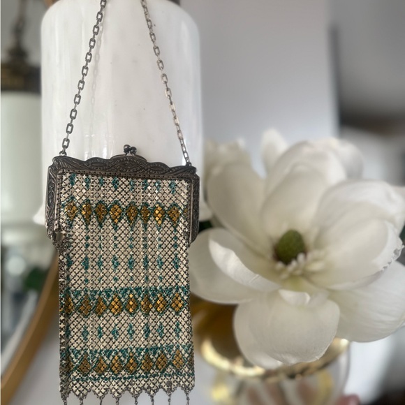 Mandalian Handbags - 👉 “1920s Mandalian enamel mesh purse